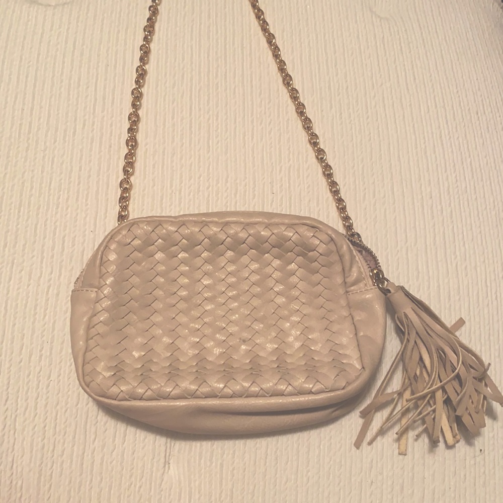 Urban expressions bag crossbody gold chain